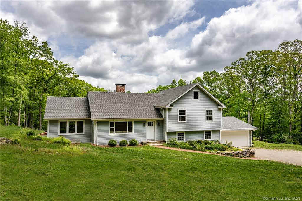 Building photograph for 35 UPLAND MEADOW ROAD